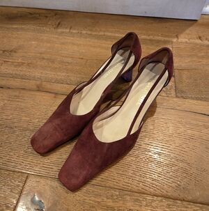 CHANEL Burgundy Suede Pumps